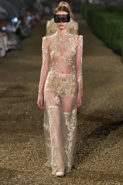 Look 13